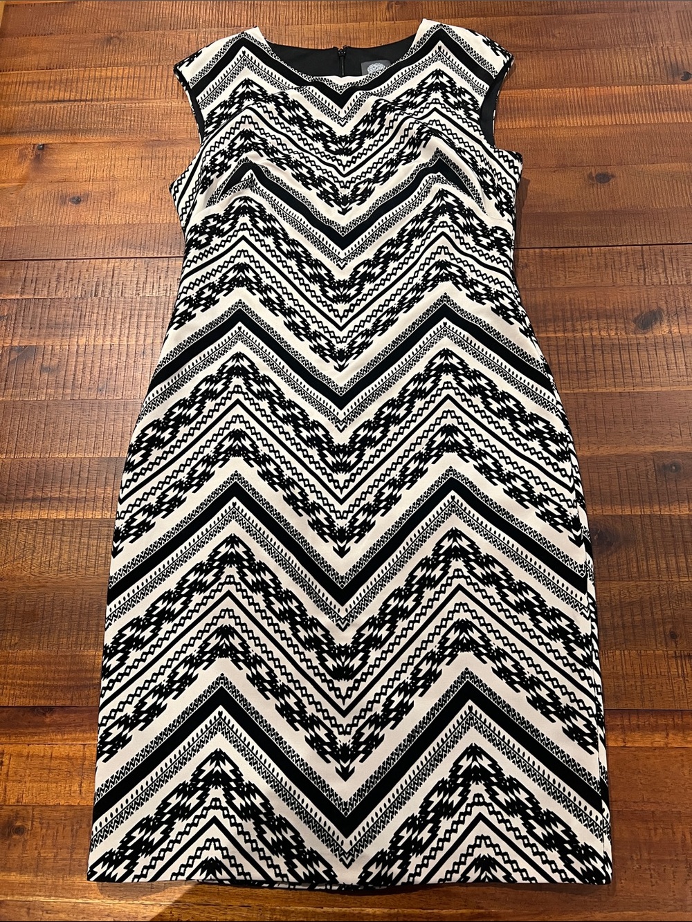 Vince Camino Sleeveless Black & Pinkish Beige Chevron Sheath Dress